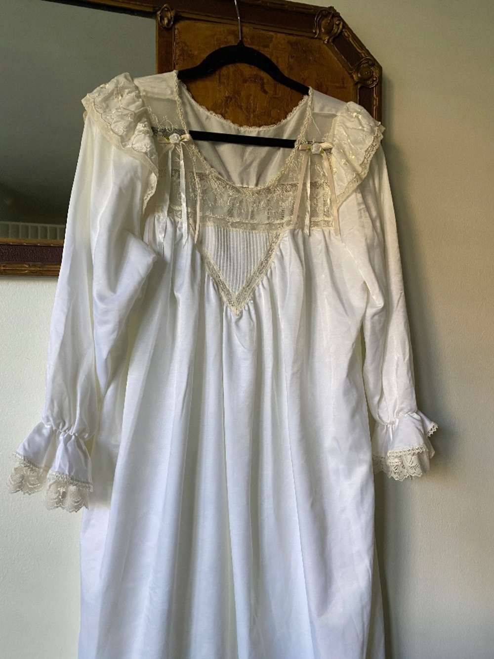 Vintage 1980s Victoria's Secret White Victorian Lace Long Sleeve Nightgown L